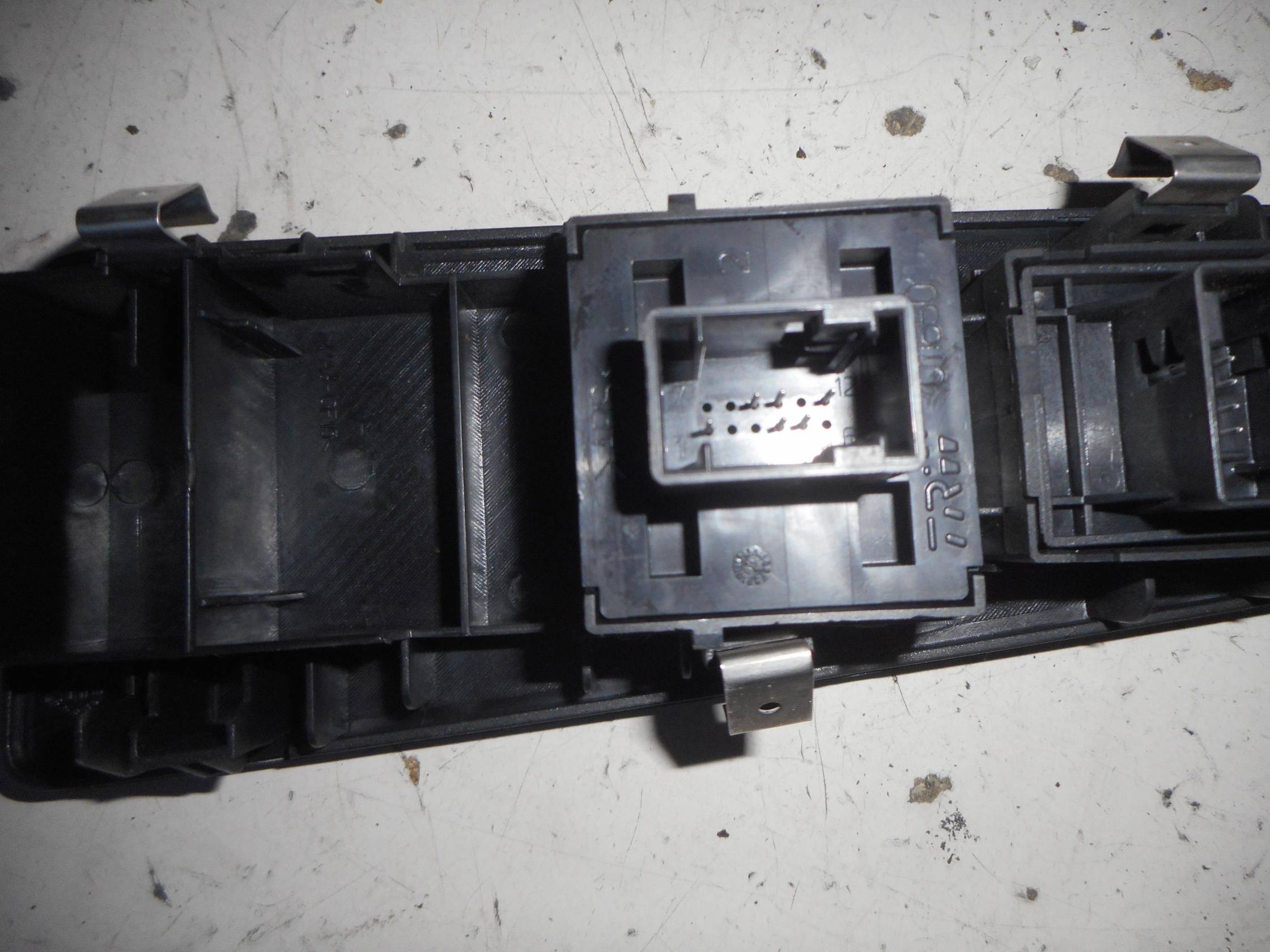 Interruttore alzacristalli porta ant.